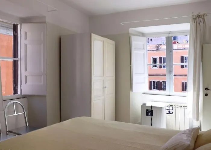 Authentic Monti 5 Mins From Colosseum Rome